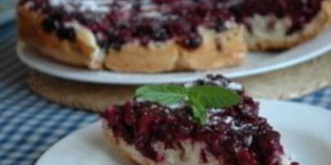 Рецепт шарлотки со смородиной