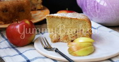 Рецепт Яблочной шарлотки в мультиварке