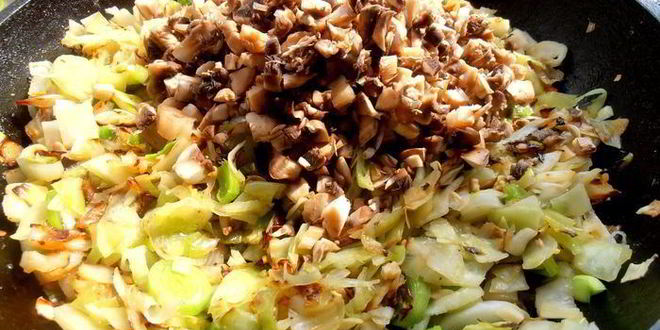 Рецепт хрустящего постного штруделя с ароматной полезной начинкой