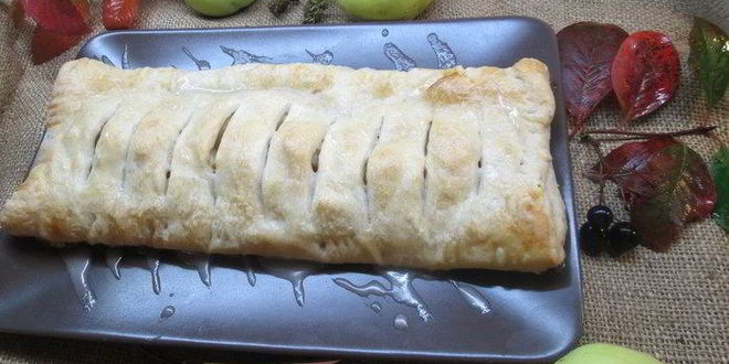 Рецепт самого простого яблочного штруделя
