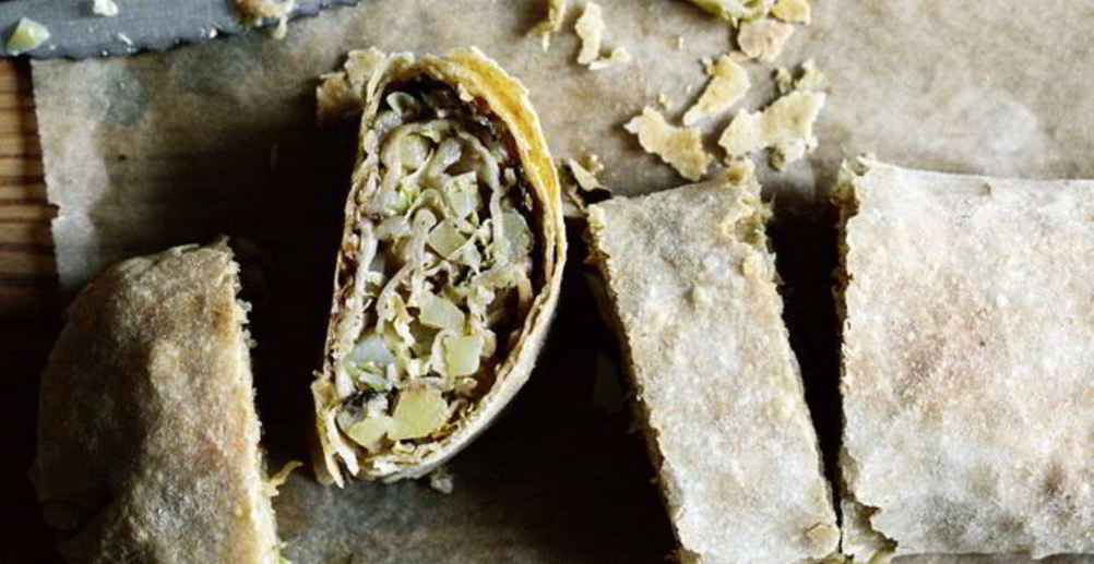 Рецепт штруделя из слоеного теста с вишней