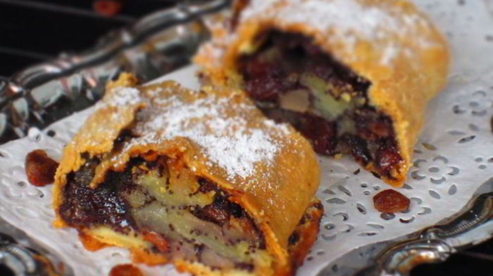 Как приготовить штруделя с грушами, изюмом и маком
