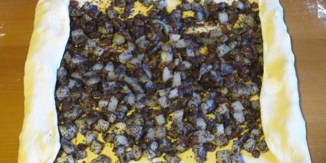 Рецепт штруделя с грушами, изюмом и маком