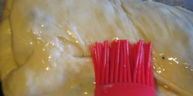 Рецепт штруделя с грушами, изюмом и маком