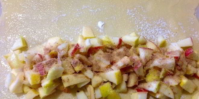 Рецепт штруделя с яблоками и вишней