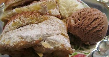 Рецепт Штруделя яблочного с изюмом и малиной