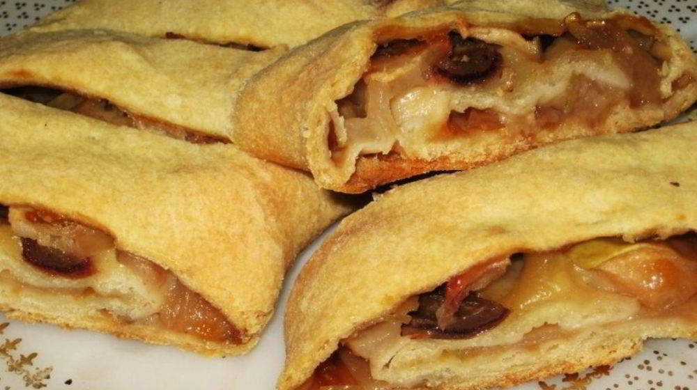 Как приготовить яблочного штруделя с изюмом