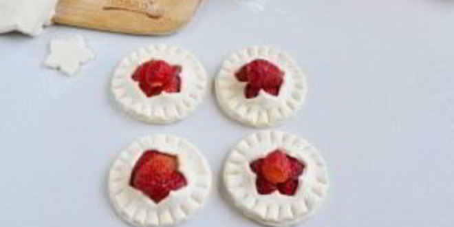 Рецепт слоек с клубникой