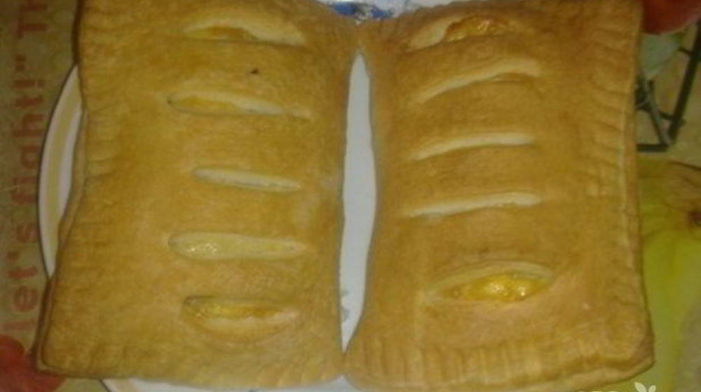 Как приготовить слойки с колбасой