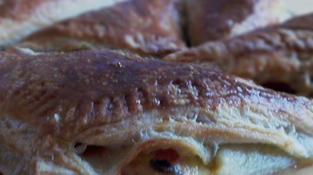 Как приготовить слойки с овощами и сыром