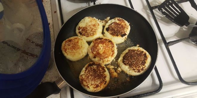 Рецепт пышных сырников с кокосовой мукой