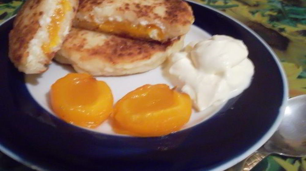 Как приготовить сырники с абрикосами