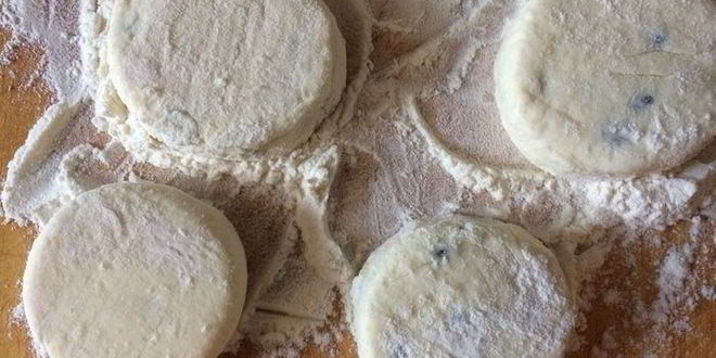 Рецепт сырников с шоколадом и манговым соусом