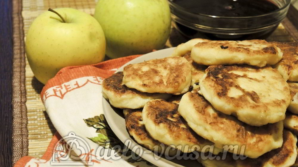 Как приготовить сырники с яблоками