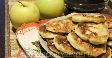 Рецепт Сырников с яблоками