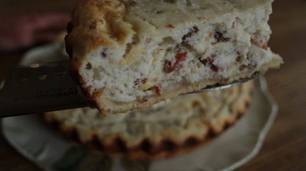 Как приготовить творожник с изюмом и миндалем