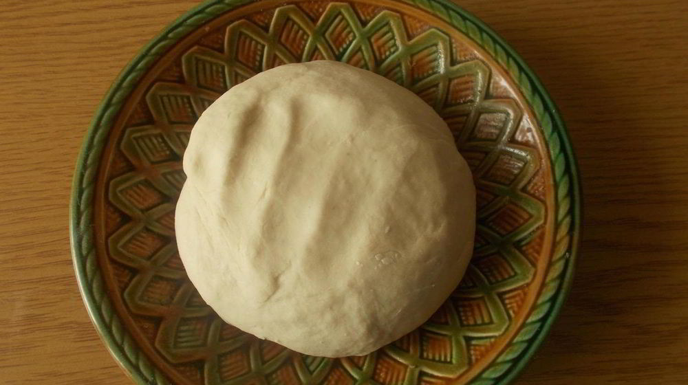 Как приготовить дрожжевое тесто на кефире для пиццы