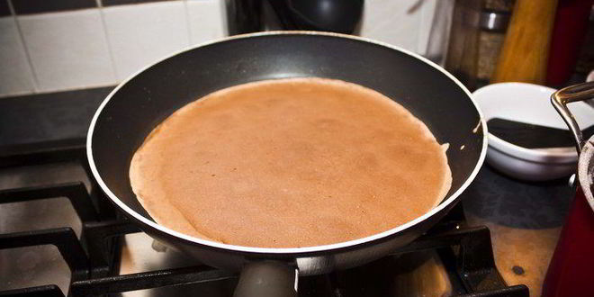 Рецепт блинного вишнево-шоколадный торт