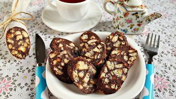 Рецепт Шоколадной колбаски торт из печенья вкусно и просто