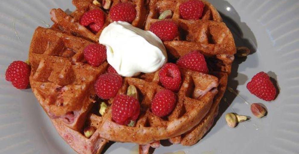 Рецепт порционные чизкейки с киви и фисташками