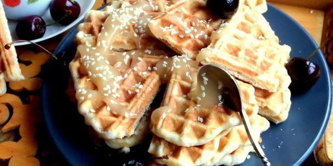 Рецепт овсяных вафель с кунжутом