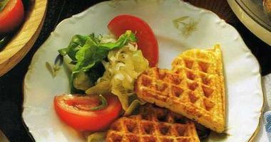 Рецепт Сырных вафель с салатом