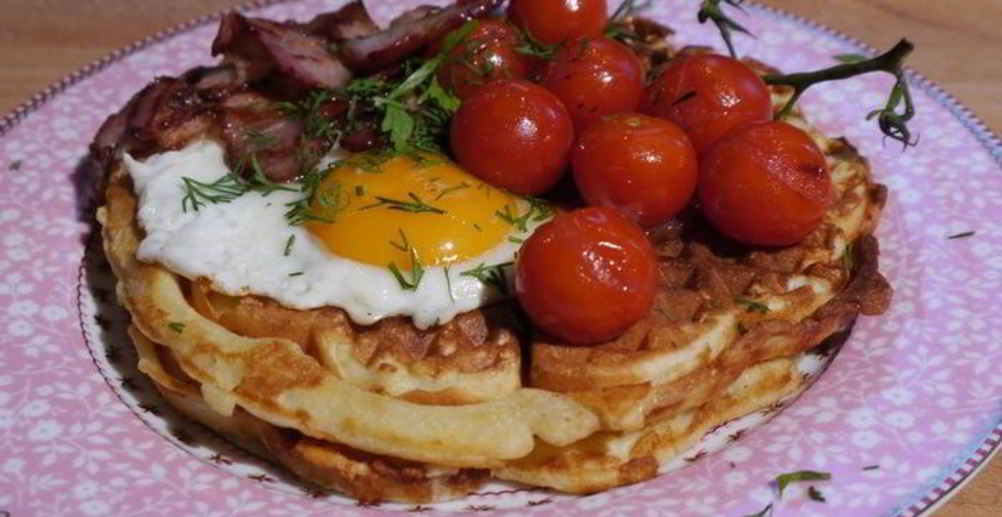 Рецепт кабачки, тушеные с помидорами и яйцом