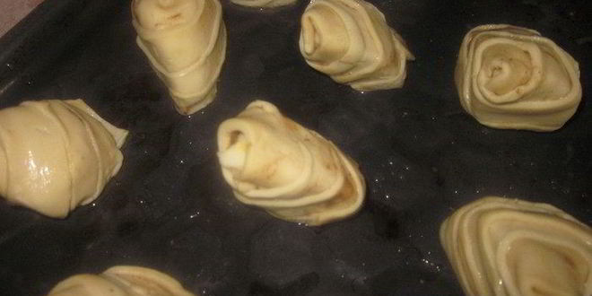 Рецепт яблочных рулетиков