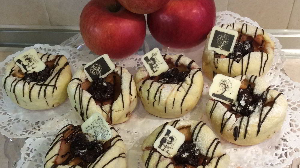 Как приготовить яблоки в тесте