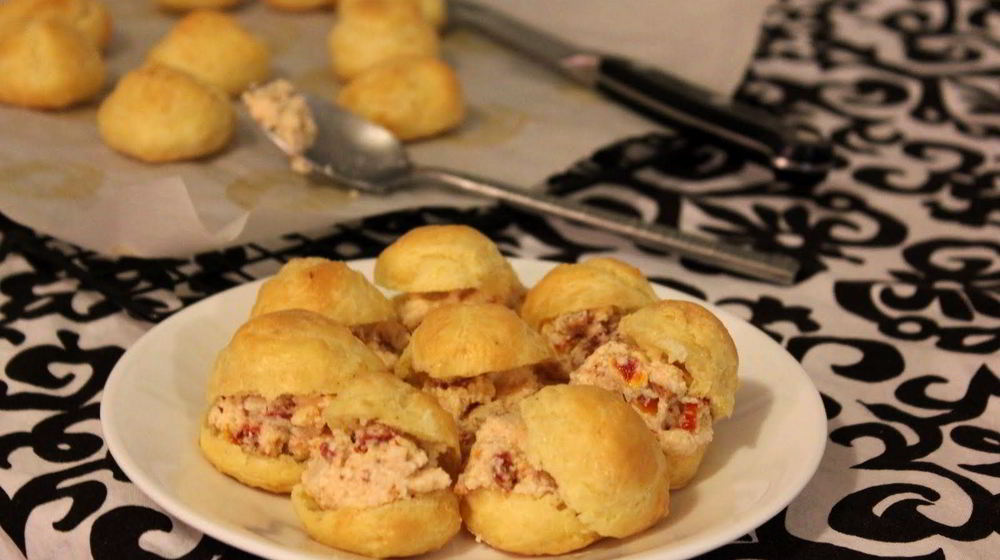 Как приготовить несладкую начинку для профитролей