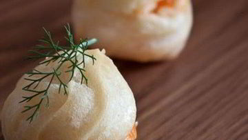 Рецепт Профитролей с красной икрой и сливочным маслом