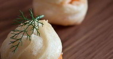 Рецепт Профитролей с красной икрой и сливочным маслом