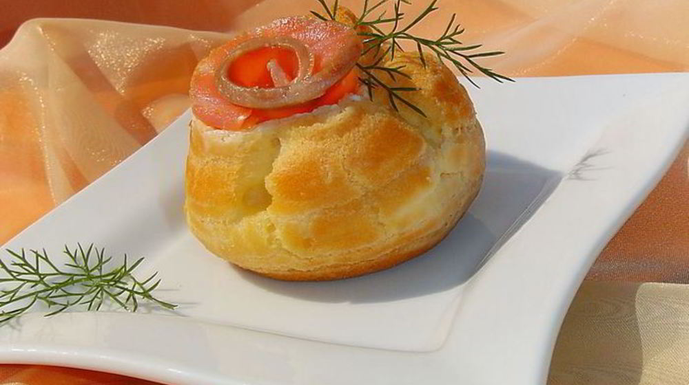 Как приготовить профитроли с красной рыбой