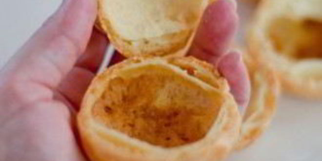 Рецепт профитролей с мороженым и карамельным соусом