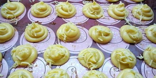 Рецепт профитролей с пармезаном и муссом из крабового мяса