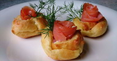 Рецепт Профитролей с творожным сыром и семгой