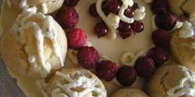 Рецепт шоколадна-апельсинового торт с профитролями