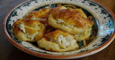 Рецепт Эклеров с начинкой из творога и зелени