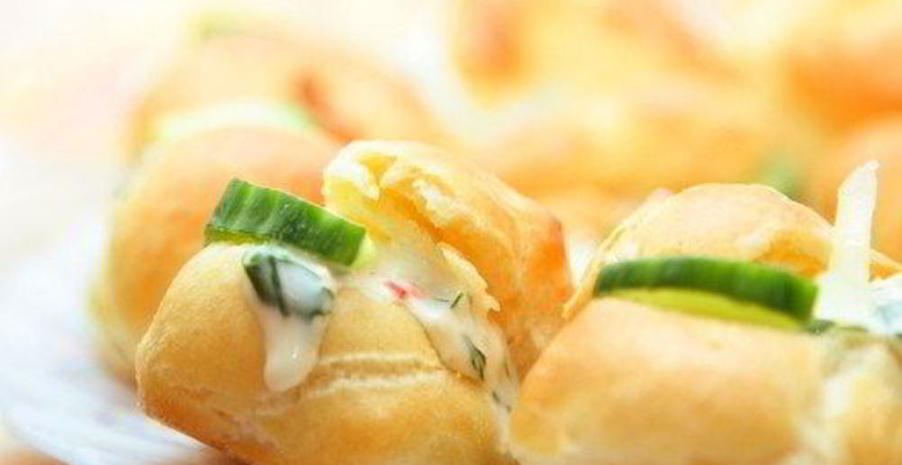 Рецепт ролл из копченого лосося с томатами