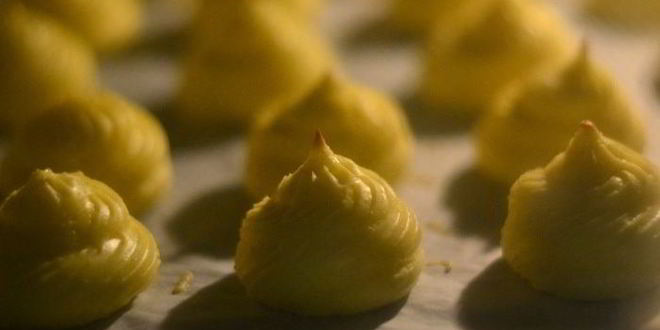 Рецепт закусочных профитролей со сливочно-лососевым крем-муссом