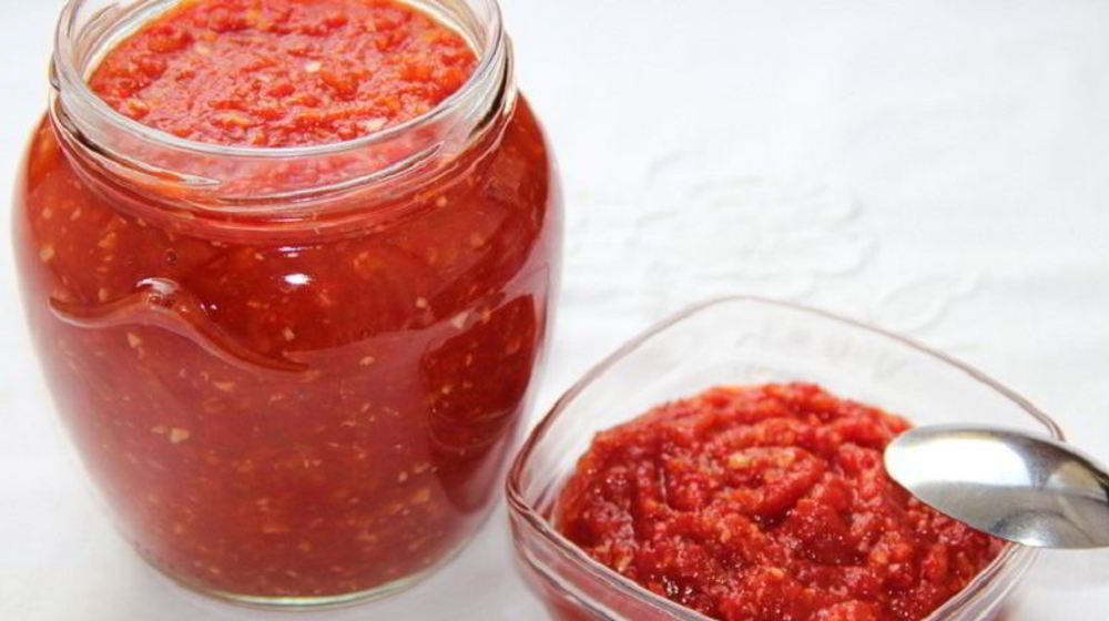 Как приготовить аджику без варки