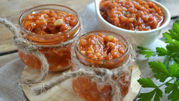 Рецепт Аджики из кабачков с томатной пастой