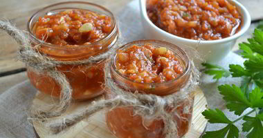 Рецепт Аджики из кабачков с томатной пастой