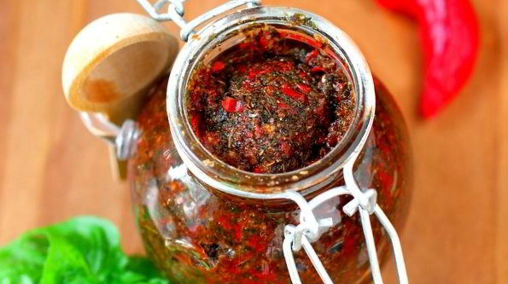 Как приготовить аджику из острого перца на зиму