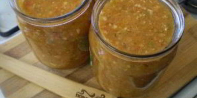 Рецепт аджики из помидоров и перца с чесноком