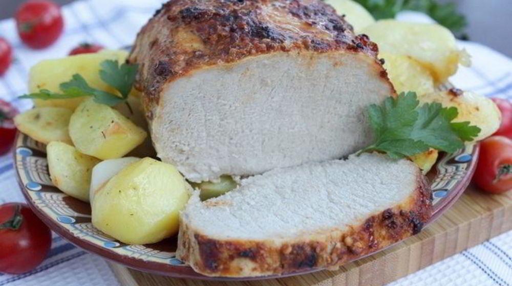 Как приготовить карбонад варено-печеный в аджике