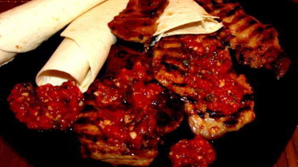 Как приготовить свинину-гриль в аджике