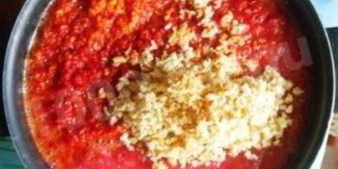 Рецепт сырой аджики с хреном и помидорами на зиму