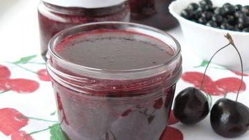 Рецепт Джема из черной смородины с вишней и яблоком