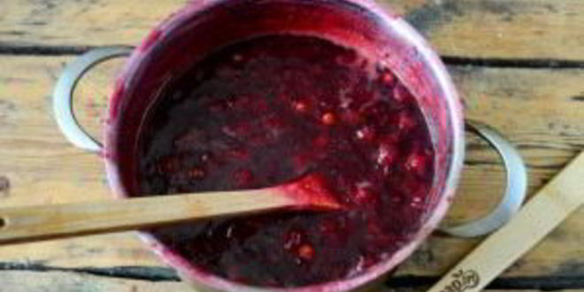 Рецепт джема из вишни с косточками